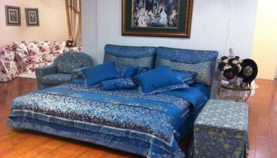 長春市皇家馬車家具有限公司主要對產品的購銷和研發,近年來公司為廣大客戶提供了高效,高質,放心省心,舒心的優質服務的產品保障。 公司為長春眾多家庭服務了沙發專業定制,軟床量尺定做、單雙人床、沙發床、上下床 等業務,得到了廣大顧客的信賴和認可。 質量管理:嚴格把控每一道制造工序,對原材料、布和海綿的供應商要求其提供環境保護標準證書。產品干燥速度及防蟲處理都經過嚴格測試。類似無紡布這樣的細節也符合嗅覺環保標準。公司承諾:我們的產品將帶給您舒適、健康的生活享受。 我們的優勢: 1、多年的歐式法式家具設計生產經驗 2、公司追求長期穩定的業務合作關系 3、公司位置良好,物流運輸便利 4、實體工廠直接供貨,減少貿易環節成本 5、產品顏色及尺寸可根據客戶需要更改 6、客戶遍布國內各大城市 7、產品出廠到運輸,全程提供質量保證 8、零售業務具有巨大的數量優勢